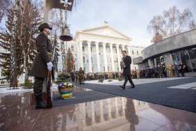 Зеленський вшанував пам'ять воїнів, які загинули за незалежність України