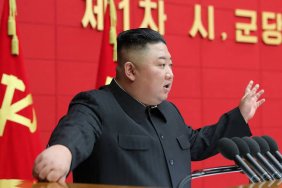 Північна Корея вперше офіційно підтвердила перший спалах COVID-19