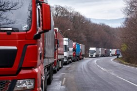 Slovak carriers threaten to block the border with Ukraine from December 1 