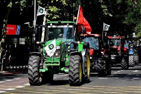 Іспанські фермери привезли сотні тракторів на протест у Мадрид