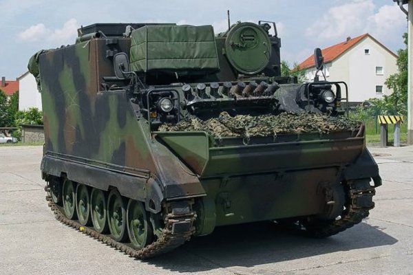 Литва доставила Україні бронетранспортери М577 та інше військове обладнання