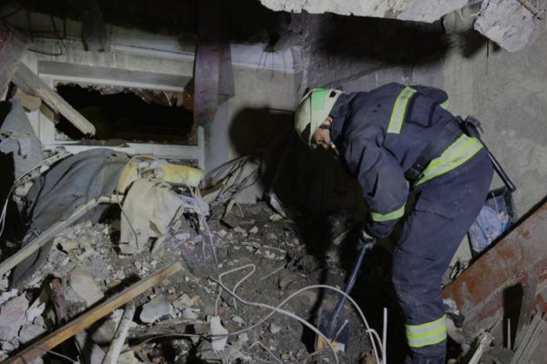 У Дніпрі з-під завалів дістали ще одну жертву: Рятувальна операція закінчена