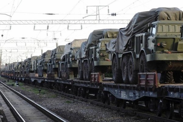 Росія побудувала залізничне сполучення з Маріуполем: як це вплине на військову ситуацію