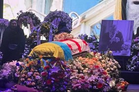 In Georgia, they say goodbye to Vakhtang Kikabidze, according to the decision of the family, the coffin was covered with Ukrainian and Georgian flags