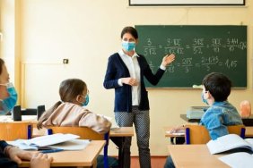 Невакцинованих чиновників і вчителів будуть усувати від роботи з 8 листопада