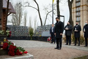 Зеленський вшанував пам'ять загиблих активістів Майдану