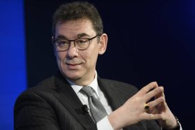 Ми скоро повернемося до нормального життя: гендиректор Pfizer дав оптимістичний прогноз щодо пандемії COVID-19