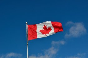 Canada urged diplomats' families to leave Ukraine - media