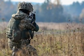 Російські окупанти зупинилися в Конотопі: вимагають у місцевого населення пальне та їжу