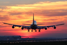 Російські олігархи тікають із країни на приватних літаках