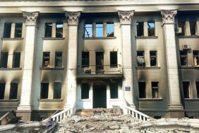 Шансів вибратися немає: нові дані про людей під завалами Драматичного театру у Маріуполі