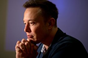 Маск написав твіт про Україну: Starlink пручається російській кібервійні, але вони нарощують зусилля
