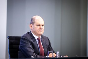 Шольц відхилив заклик Європарламенту про санкції проти Шредера та затягує постачання зброї Україні