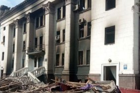 Намагаються приховати вбивство 600 цивільних. Окупанти проводять "реконструкцію" Драмтеатру у Маріуполі