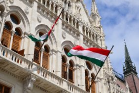 More than 80% of Hungarians are against closing entry to Russians and providing weapons to Ukraine