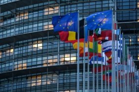 On the anniversary of the invasion of Russia, the European Parliament adopted a resolution supporting Ukraine: there is a mention of fighter jets