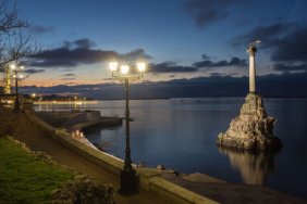 "The panes in the windows shook."  Explosions were heard in Sevastopol.  The occupiers announced a drone attack