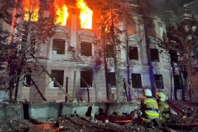 На Миколаївщині ворог потрапив у багатоповерхівку ракетою С300: 1 загиблий, поранено 23 особи  