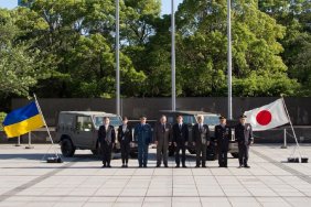 Японія вже відправила перші автомобілі для українських військових 