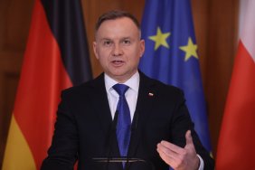 Дуда: путін ще не програв війну, не варто сміятися з танків 1960-х років