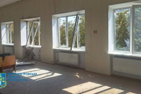 Росіяни вдарили по адмінбудівлі в Нікополі
