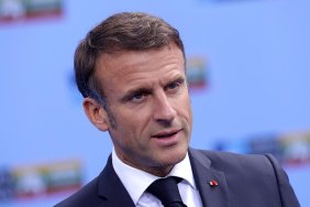 Макрон намагається домовитися зі Швейцарією про реекспорт зброї для України