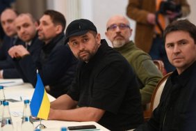Ми не можемо зараз сісти за стіл переговорів, у нас позиція переговорна дуже погана, - Арахамія