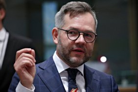 Голова закордонного комітету Бундестагу: Європа повинна забезпечувати Україну усім для перемоги