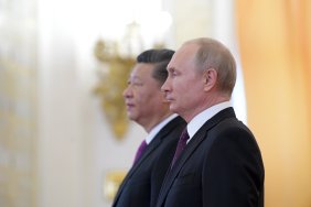 Китай активно підтримує російський ВПК, - Reuters