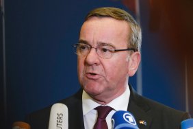 German Defense Minister: Russia has moved to stockpiling weapons and ammunition