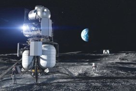Bezos' $2bn offer to get back in race to the Moon
