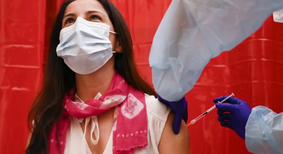 Іспанія розпочинає тестування власної COVID-вакцини на людях   
