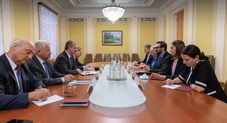 Питання подальшого розвитку відносин України та НАТО обговорили під час зустрічі Роман Машовець та Александер Вінніков