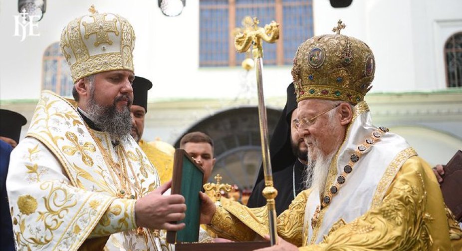 Митрополит Епіфаній нагородив Патріарха Варфоломія Великим Хрестом Ордена Святого Архистратига Михаїла