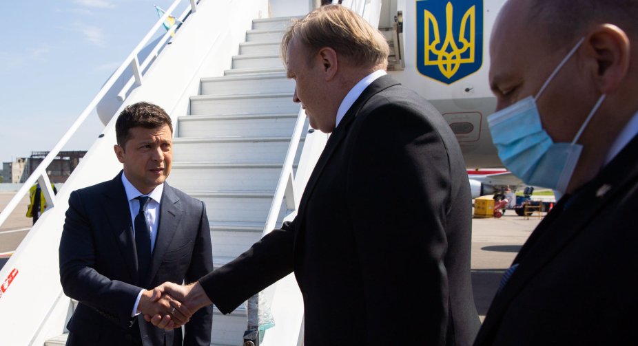 Літак Зеленського приземлився у Кишиневі після вимушеної посадки в Одесі