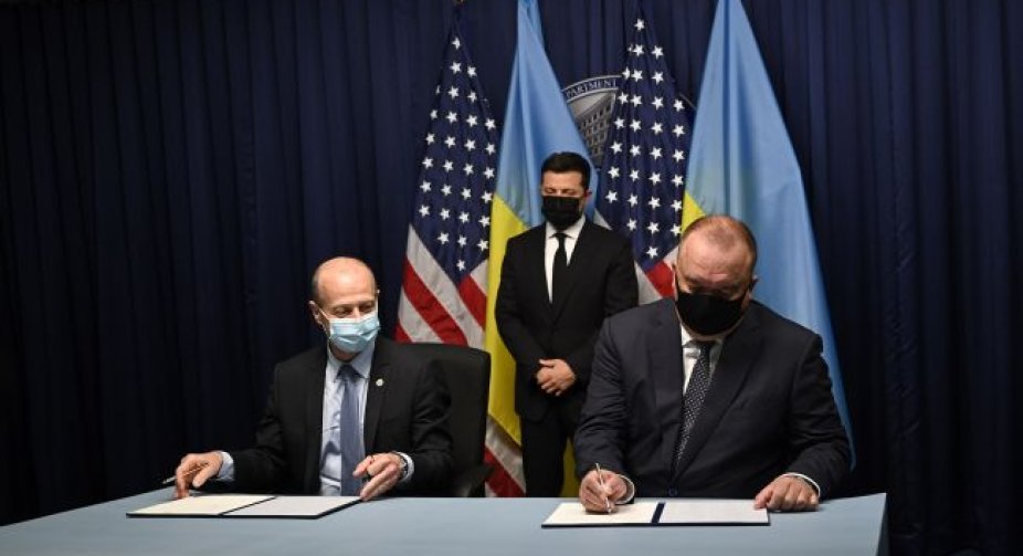 Україна і США підписали меморандум про будівництво енергоблоку Хмельницької АЕС