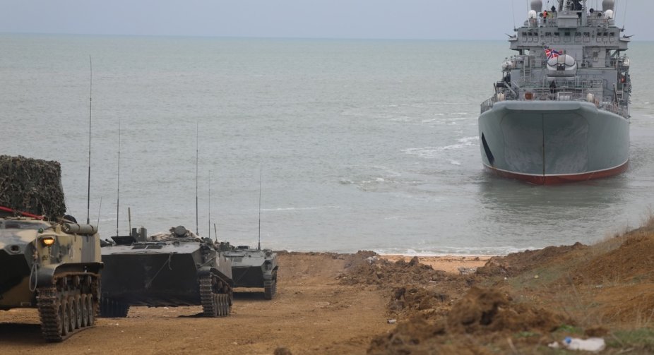 У Криму знаходиться близько 80 тисяч військових РФ – Зеленський