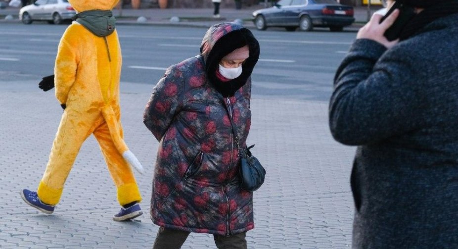 За добу через COVID-19 в Україні померла 81 людина, виявлено 3 370 нових випадків, одужали 2 297 осіб