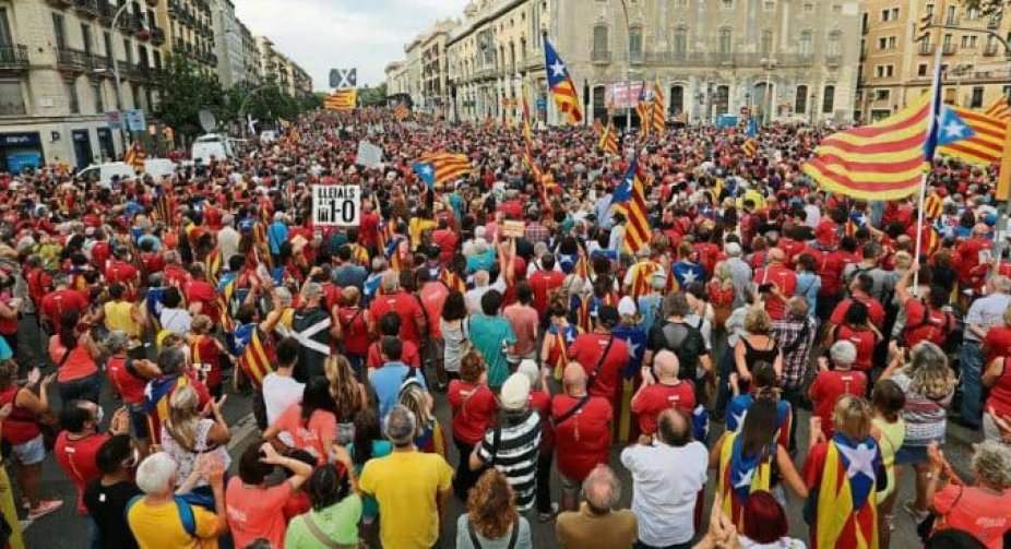 Понад сто тисяч людей протестували за незалежність Каталонії
