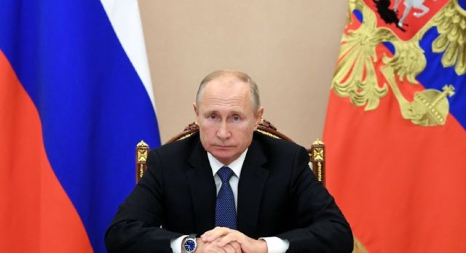 Путін пішов на самоізоляцію, але він абсолютно здоровий, - Пєсков