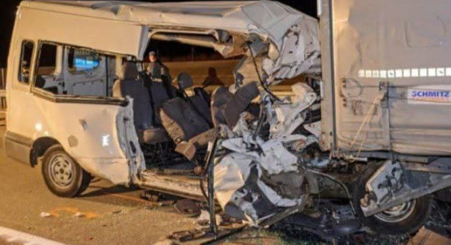 В Угорщині автобус з українцями зіткнувся з вантажівкою: п'ятеро людей загинули