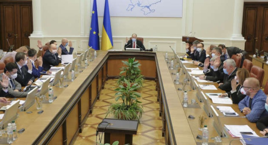 Порядок денний Кабміну: осінній призов та COVID-доплати для працівників лабораторій