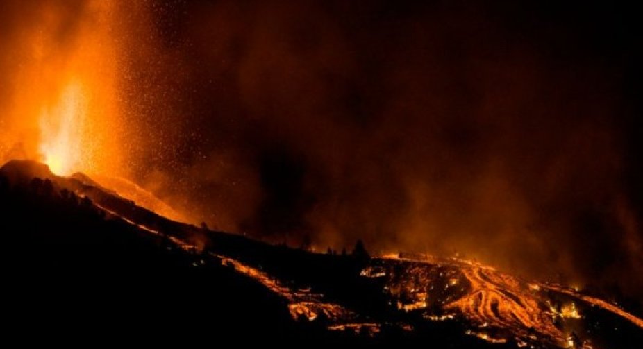 Обвалився кратер і посилився потік лави при виверженні вулкана на Ла-Пальмі