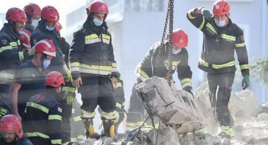 Обвалення будинку в Батумі: кількість жертв зросла
