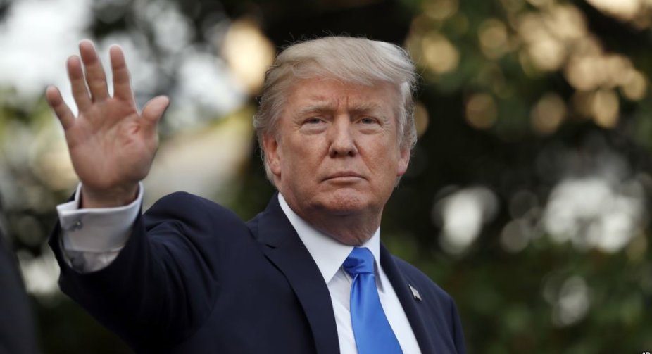 Трамп анонсував запуск власної соцмережі з назвою "Правда"