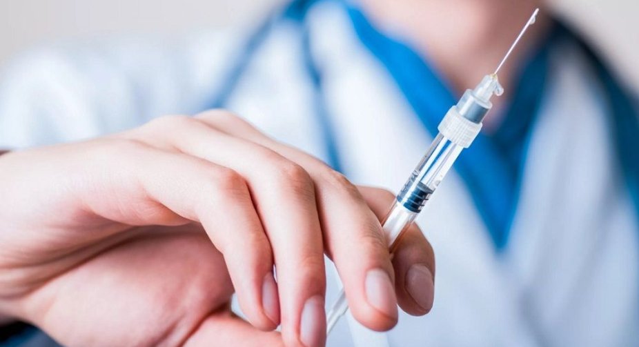 Вакцина Pfizer на 90% ефективна серед підлітків, - дослідження