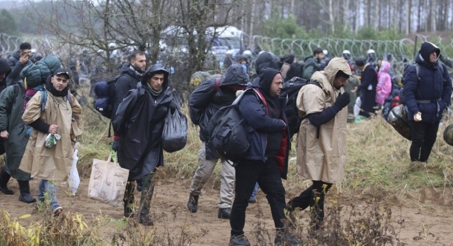 Дві групи мігрантів прорвалися з Білорусі до Польщі