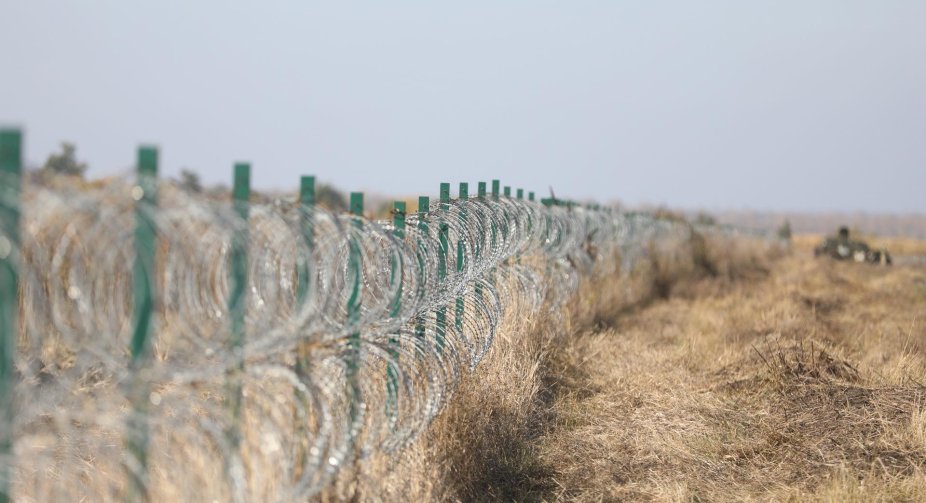 Ukraine strengthens border with Belarus because of possible migrants