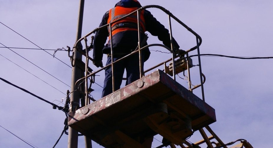 В Україні через негоду знеструмлено близько ста населених пунктів