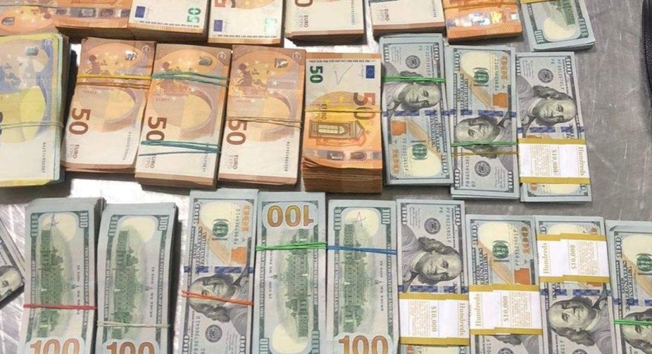 В аеропорту Львова виявили валюти та прикрас на 15 млн гривень